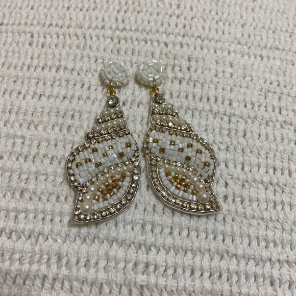 🐚White and gold beaded seashell earrings - Picture 4 of 4
